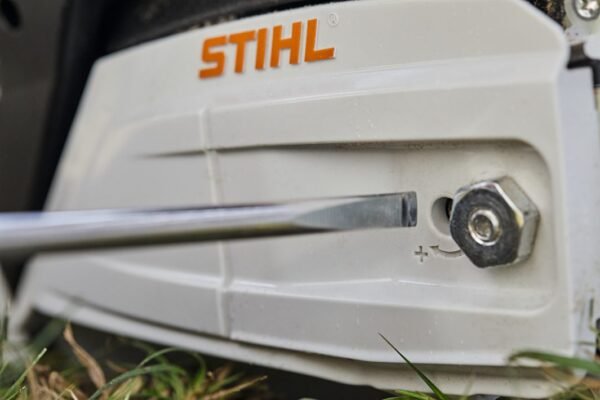 STIHL MS 162 Chainsaw, Anti-Vibration System, 30.1cc Engine, 12"Bar - Image 4