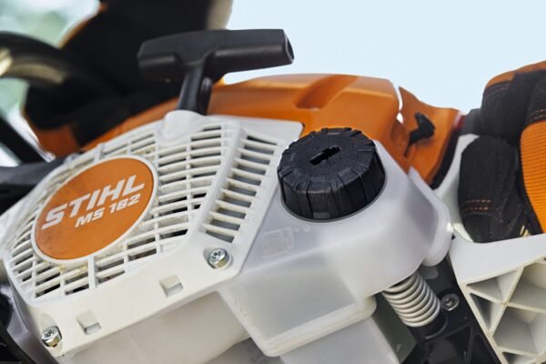 STIHL MS 162 Chainsaw, Anti-Vibration System, 30.1cc Engine, 12"Bar - Image 5