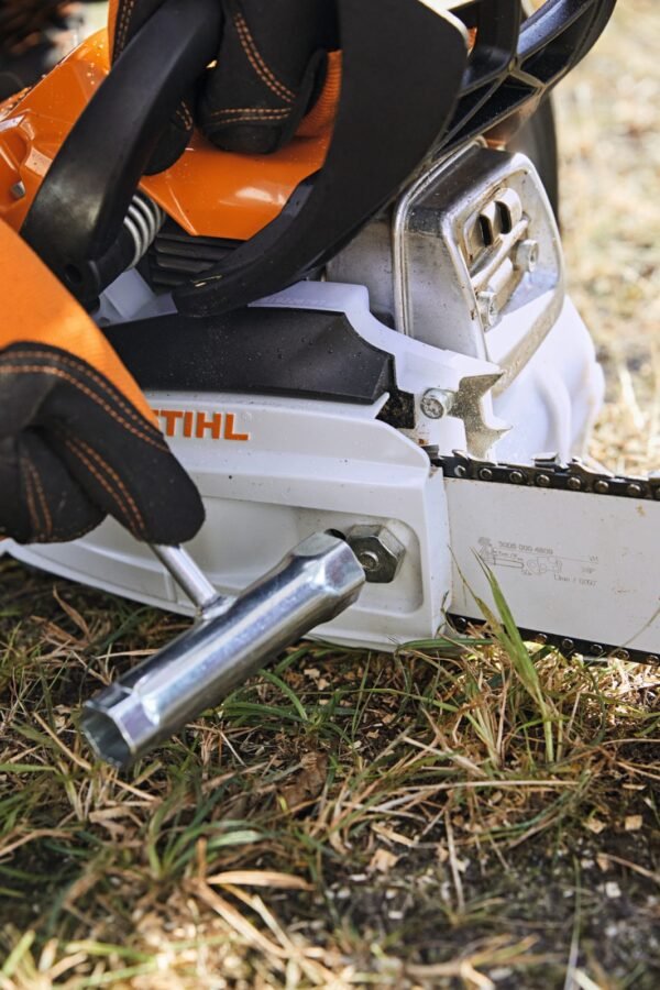STIHL MS 162 Chainsaw, Anti-Vibration System, 30.1cc Engine, 12"Bar - Image 6